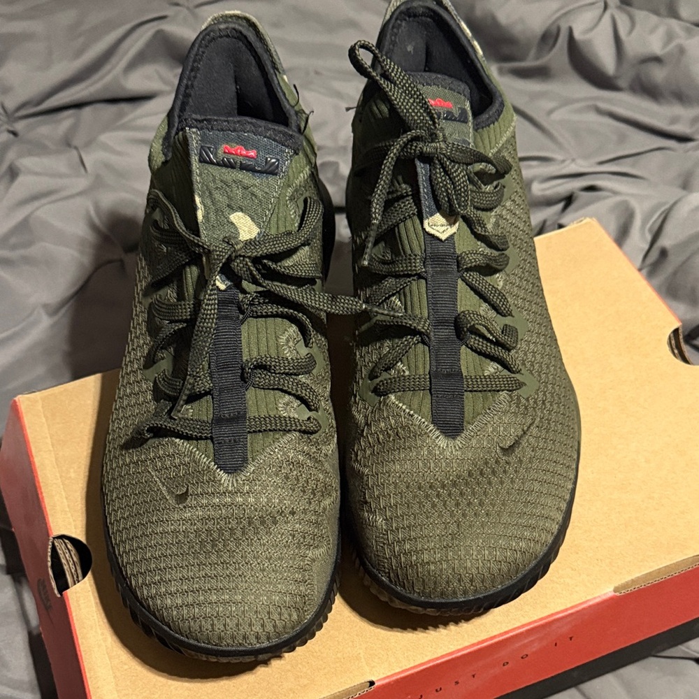 LeBron 16 camo Size12.5